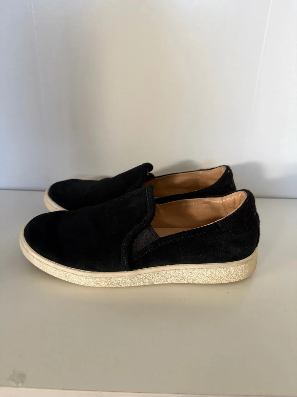 UGG Women’s Black Suede Slip-On Sneakers Size US 6